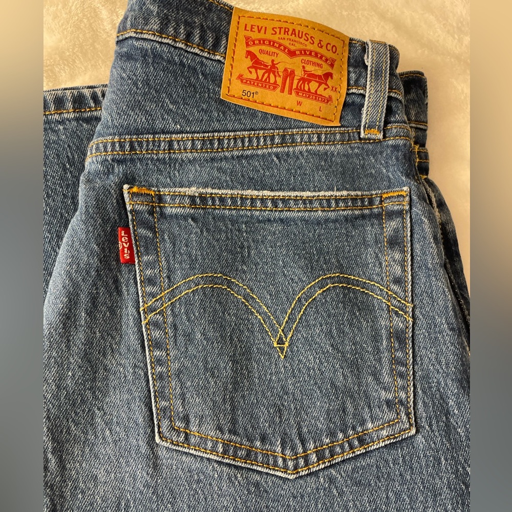 LEVI 501 Jeans. 20x30 New